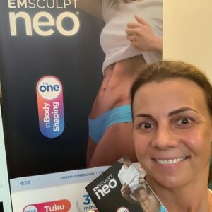 Martina Randová Instagram - Moji milí, jestli chcete mít tahle krásně vypracované bříško, zkuste tento přístroj. V Laser plastic  @klinikalaserplastic  se vám budou věnovat ti nejlepší lékaři a nebudete muset dřít v posilovně. Všechny informace vám dají na tel.čísle:  420724860082 a tam vás také objednají. Adresa Kliniky LaserPlastic je: Platnéřská 11, Praha 1.
Jsou tam opravdu všichni nesmírně milí a profesionální. Dnes jsem tam byla a opravdu doporučuji 🙌🏻 Mějte se co nejlépe, opatrujte se a posílám vám všem pusu. 💁‍♀️💋💋💋💋💋💋💋💋💋💋