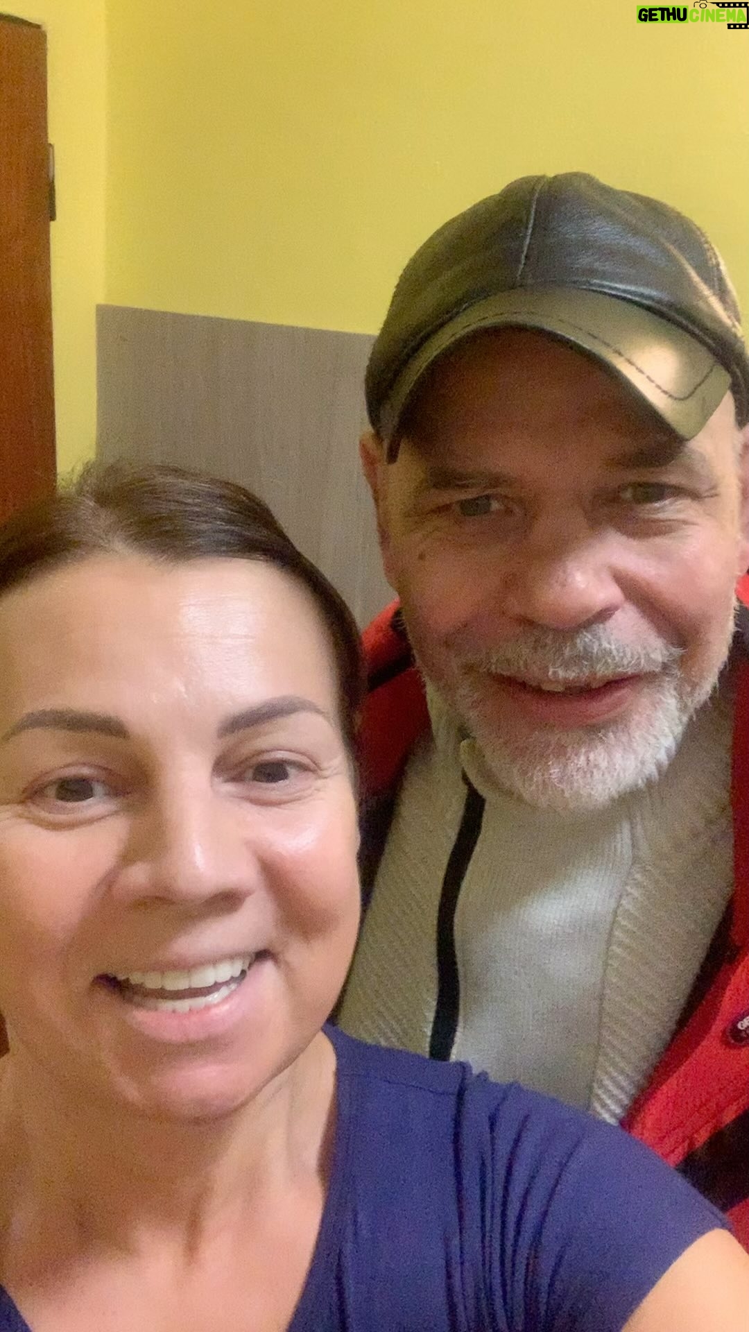 Martina Randová - 862 Likes - Moji drazí♥️ Martin Pošta!!!! @postamartin Velká legenda skupiny “ Laura a její tygři “ hraje u nás v divadle Metro @divadlometro. Alternuje se v naší úspěšné komedii “ Na Vánoce budu gay “ se Zdeňkem Maryškou. Přijďte se na něj podívat. Je skvělej. Posílám vám všem pusu. 💁♀️💋💋