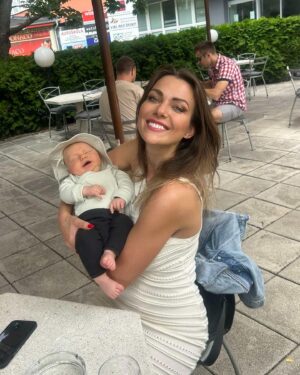 Martina Schindlerová Instagram - 👼

#synovčekmoj 
@lu.cy_p