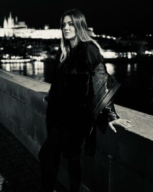 Martina Schindlerová Instagram - 🩶
#prague