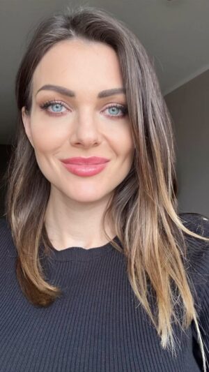 Martina Schindlerová Instagram - Len pre vás teraz 🌪️:
20% zľava na výživové doplnky v najvyššej dostupnej kvalite

➡️ na www.annabrandejs.sk

➡️ s kódom Martina20 

➡️ platný oddnes 11.4.-16.4. 💪😘

(okrem kolagénu, ktorý je teraz v zľave)

Odporúčam “Beautiful hair” (vitamíny, živiny - spevnia aj nechty)
“Slim 3v1” (vláknina, odvodnenie)

@annabrandejs_czsk 
#haveaniceday