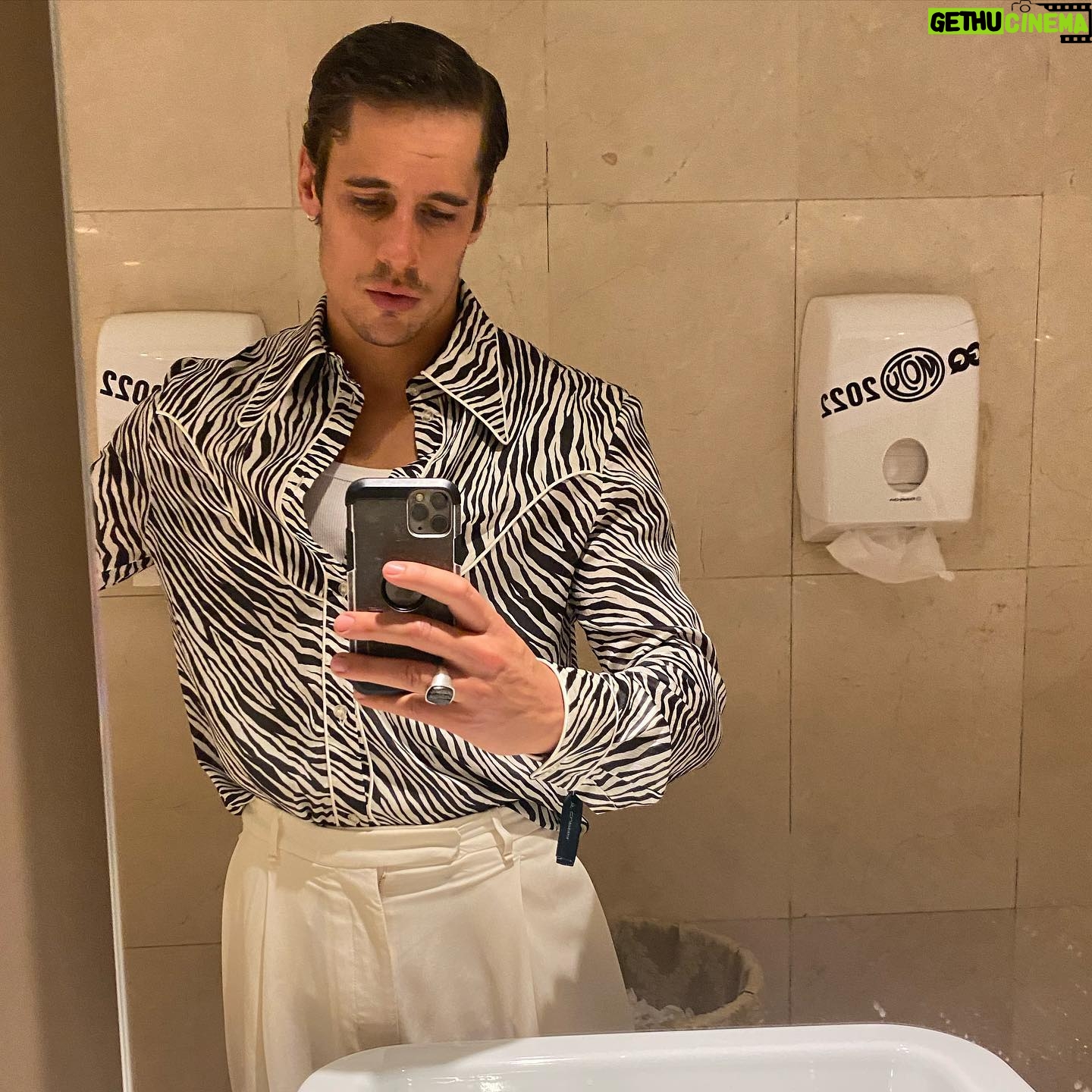 Martiño Rivas - 62K Likes - De troula. Chin chin @gqspain O traxe é de @palomospain A prata de @nachorojojewels E o sorriso de @lilyfofana Grazas a: @bluetoothgirl @pelonio @silviahidalgo_mrshat e @leo_pereiraaa