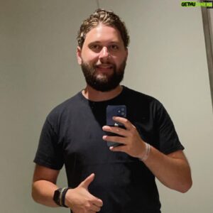 Marvin Matyka Instagram - i know that you like the pictures 🌚🌚

#selfietime #cringe #lovethisshit #hotelbathroomselfie #usa #chicago #hotelselfie #ugly #selfie #bro #uglyselfie #photography #pls #delete #nofilter #why #selfies #selfmade #notedited