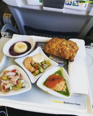 Marvin Matyka Instagram - 🤤 #Lufthansa #LH #buissnessclass #travel #Flight
