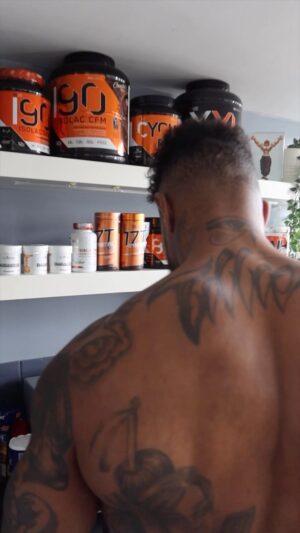 Marvin Tillière Instagram - Morning Routine 
2 scoop XXL MYOGAINER 🦇
1 V25 MULTIVITAMINS 💪🏽
2 caps 17TESTFX PRO 😤

@starlabsfrance -10% avec le code LDO10 🥷🏿