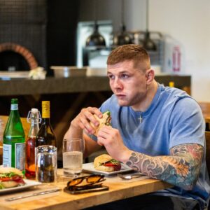 Marvin Vettori Instagram - Proper panino visto che il peso non è più un problema 🇮🇹👌🏻
#theitaliandream