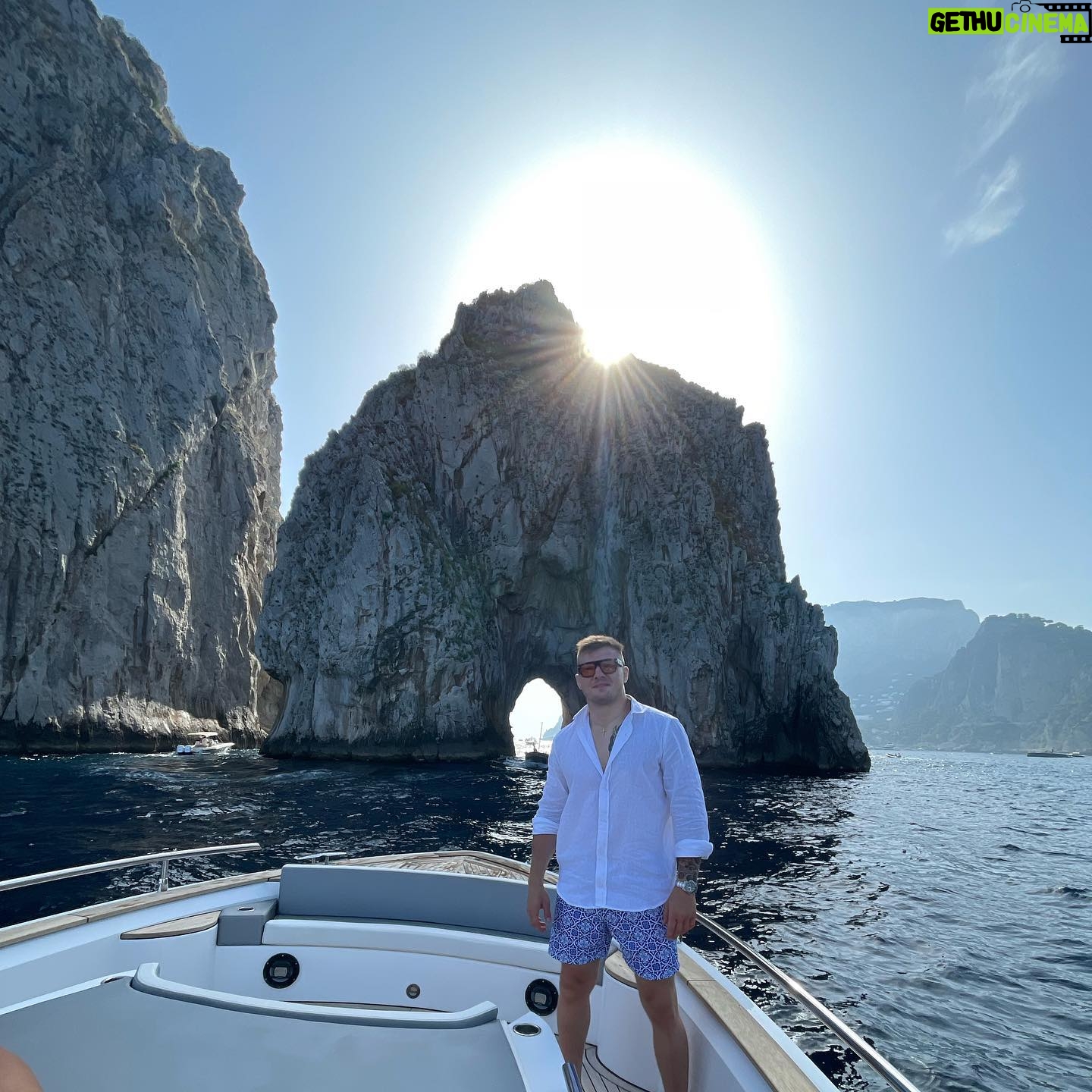Marvin Vettori - 36.1K Likes - Capri Meraviglia del mondo 🇮🇹 🌊☀️
#capri #theitaliandream