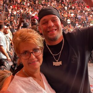 Marvin Vettori Instagram - UFC night with mom 🫡
#theitaliandream #nocheufc