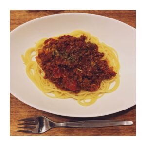 Mary Instagram - 合い挽き肉からつくってみました。﻿﻿
意外とかんたん。﻿﻿
﻿﻿
余った分は、明日ミートグラタンに﻿﻿
なすびなど、買おうかな？﻿﻿
パスタも買い足さないと﻿﻿
﻿﻿
みなさんおやすみなさい。﻿
﻿
#ミートスパゲティ
