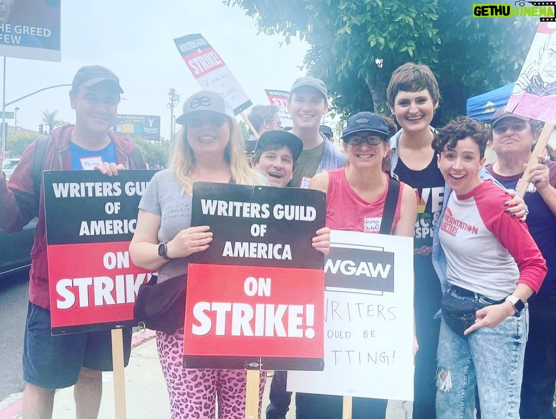Mary Chieffo - 1.5K Likes - “wa’ Dol nIvDaq matay’DI’ maQap”
“We succeed together in a greater whole.”
— Klingon proverb
Amazing #StarTrek & #SAGAFTRA solidarity yesterday with the #WGAStrike at Paramount Studios!
#wgastrong #solidarity #startrekdiscovery #klingon #LLAP #representationmatters #IDIC