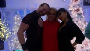 Mary Murphy Instagram - It was our pleasure performing a new show “Limit to your Love “ at my home and beautifully decorated  @championballroom in San Diego !  Thank you all for your love and cheer . Such a good vibe in this studio by@hottamaletrain ♥️ Wishing everyone a wonderful holiday season ♥️♥️♥️✨
.
Show Request - DM me 💌
.
.
#dancers #dancerlife #show #performance #love #passion #christmaslights #dancestudio #ダンサー #アメリカ生活 #海外 #成功 #引き寄せ #大丈夫 #タレント #夢を叶える #ショー #クリスマス #アジアンビューティー
