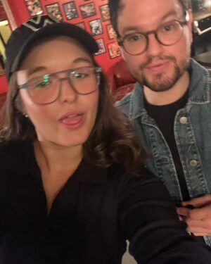 Marylène Gendron Instagram - Premier live de 2024 qui DÉCHIRE. Voitures dangereuses, seins gicleurs, se moucher des oreilles, what a night! Merci les girls! Xx