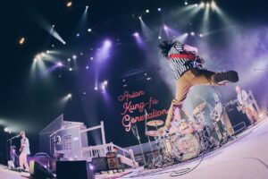 Masafumi Gotoh Instagram - ASIAN KUNG-FU GENERATION 
at Tachikawa Stage Garden

音楽をやろうと決意した町。暗黒の時代だったな。毎日必死だった。やる気も何もなかったけど、友達にだけ恵まれた。また戻って来たい。

Photographer @tetsuyayamakawa 

#asiankungfugeneration #tokyo #tachikawa #tour