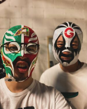 Masafumi Gotoh Instagram - 俺がGの方がいいかもなんだけど、ファンからもらったんだから仕方ない😂

#asiankungfugeneration #mexico #luchalibre