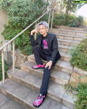 Masahiro Inoue Instagram - バンダイさんから届いた
靴とTシャツ着てみたけど、どうかな？

詳しくはgge chanelを観てね！