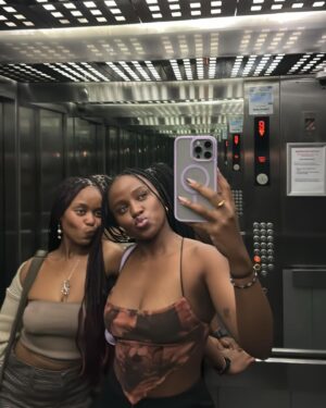 Masali Baduza Instagram - as the final sun sets on 2023, i’d like to express an abundance of gratitude for the lessons learnt throughout. this year was by far the most challenging internally for me. thank you to my loved ones for holding me ever so gently during my journey back to myself. i could not have done it without you guys 🥹 
s/o to the powers that be for the divine protection. 
here’s to 2024 bantase!🥂

two posts back to back? ah ah, see you guys in 6 months 😂✌🏾