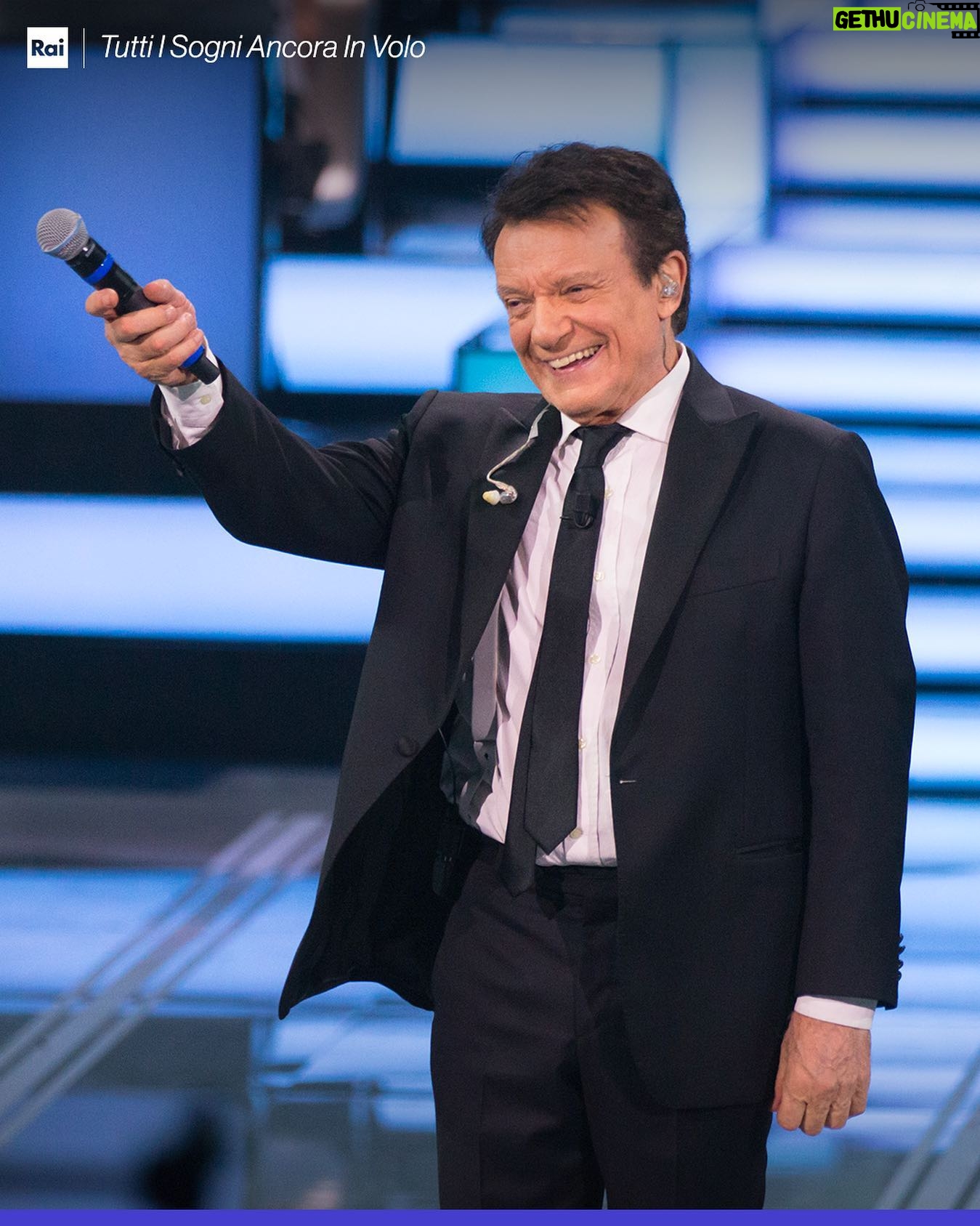 Massimo Ranieri - 5.7K Likes - La fabbrica dei sogni si sta aprendo: ecco il nostro frontman š¤
#TuttiISogniAncoraInVolo ora in onda su Rai1 e RaiPlay
