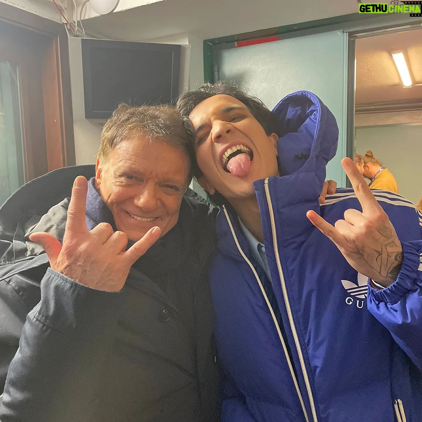 Massimo Ranieri - 10.8K Likes - Momenti di grande gioia!!#sanremo2023
@sanremorai
@tananaimusica
@j.axofficial
@colapesce
@dimartinoofficial
@albano_official_