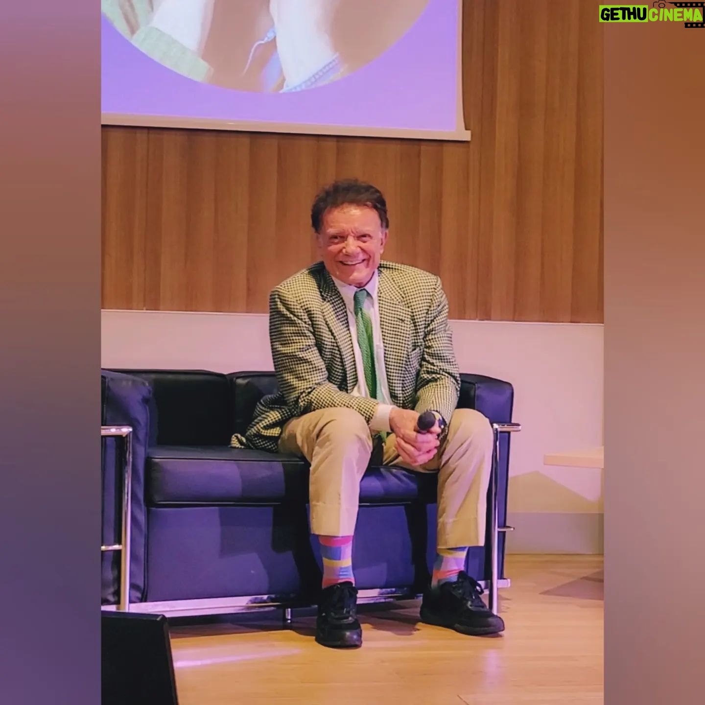 Massimo Ranieri - 4.1K Likes - Bellissima giornata ieri, l'incontro con gli studenti del @ucbm_roma , con la complicitĆ del mio amico fraterno Giorgio Assumma ššš