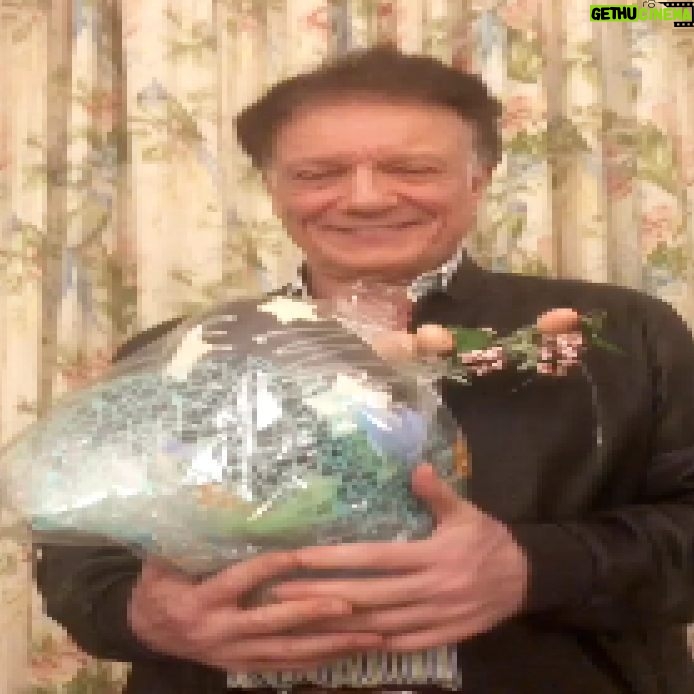 Massimo Ranieri - 6K Likes - Buona Pasqua a tutti voi e alle vostre famiglie!!š„°š„°š„°#happyeaster #family