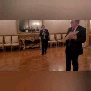 Massimo Ranieri Instagram - Ieri ho avuto l'onore di ricevere dal Prefetto Bruno Frattasi l'onorificenza di Grande Ufficiale della Repubblica Italiana. Questa cosa mi ha veramente commosso, mai mi sarei aspettato di ricevere un tale riconoscimento e voglio condividerlo con voi...🤩🤩🤩