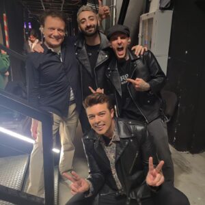 Massimo Ranieri Instagram - Con i meravigliosi amici e ospiti della prima puntata e pronti per la seconda tra due giorni! Sempre su @rai1official 
#tuttiisogniancorainvolo

@rociommorales