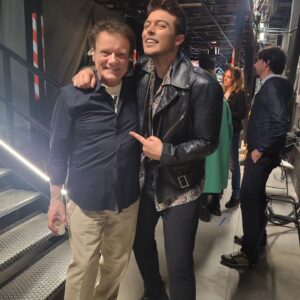 Massimo Ranieri Instagram - Con i meravigliosi amici e ospiti della prima puntata e pronti per la seconda tra due giorni! Sempre su @rai1official 
#tuttiisogniancorainvolo

@rociommorales