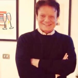 Massimo Ranieri Instagram - Nel ringraziarvi di cuore per avermi seguito anche questa volta nell’avventura televisiva di “Qui e Adesso”, auguro a tutti un 2021 di grande serenita.