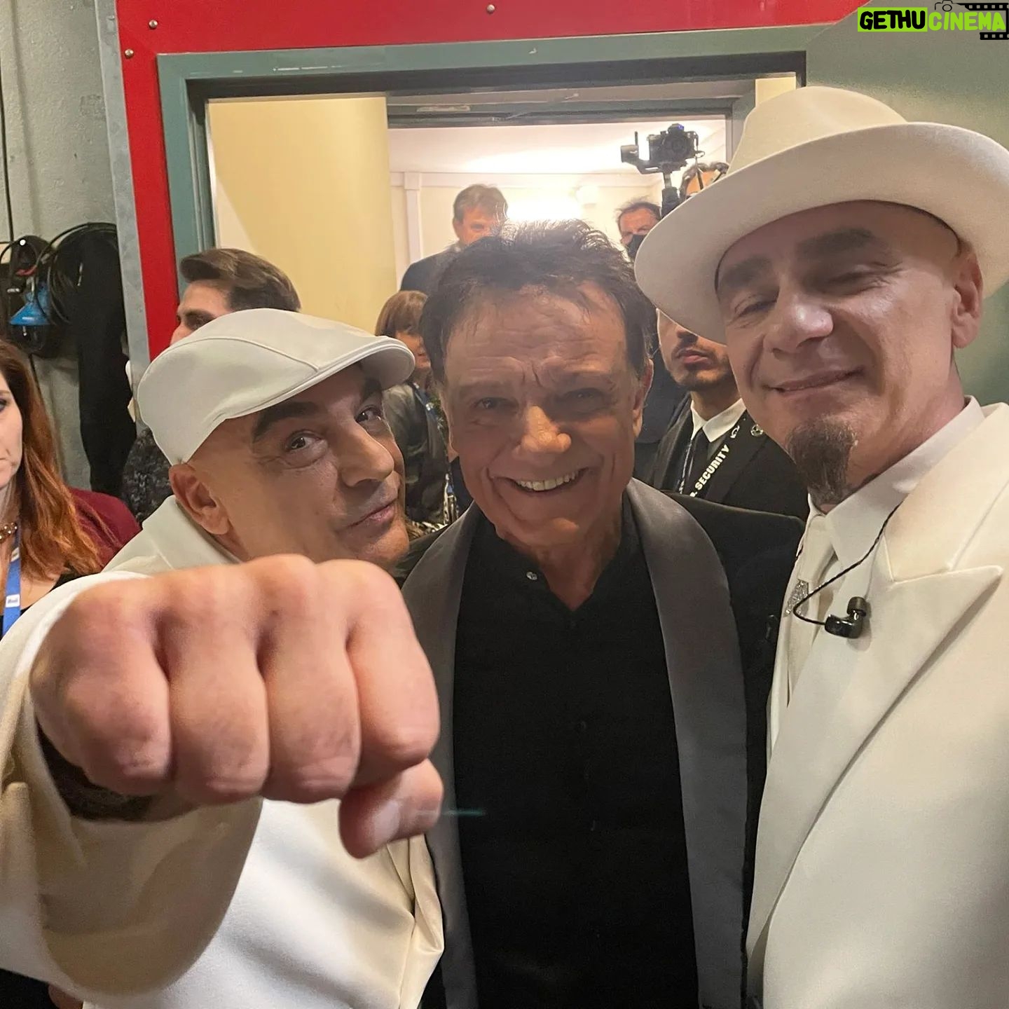Massimo Ranieri - 10.8K Likes - Momenti di grande gioia!!#sanremo2023
@sanremorai
@tananaimusica
@j.axofficial
@colapesce
@dimartinoofficial
@albano_official_