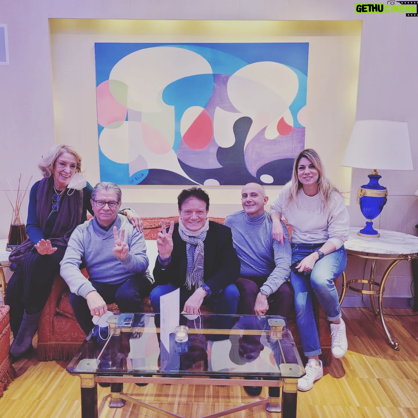 Massimo Ranieri - 5K Likes - Ecco la squadra pronta per scendere in campo domani!!!
@sanremorai
@narinternational