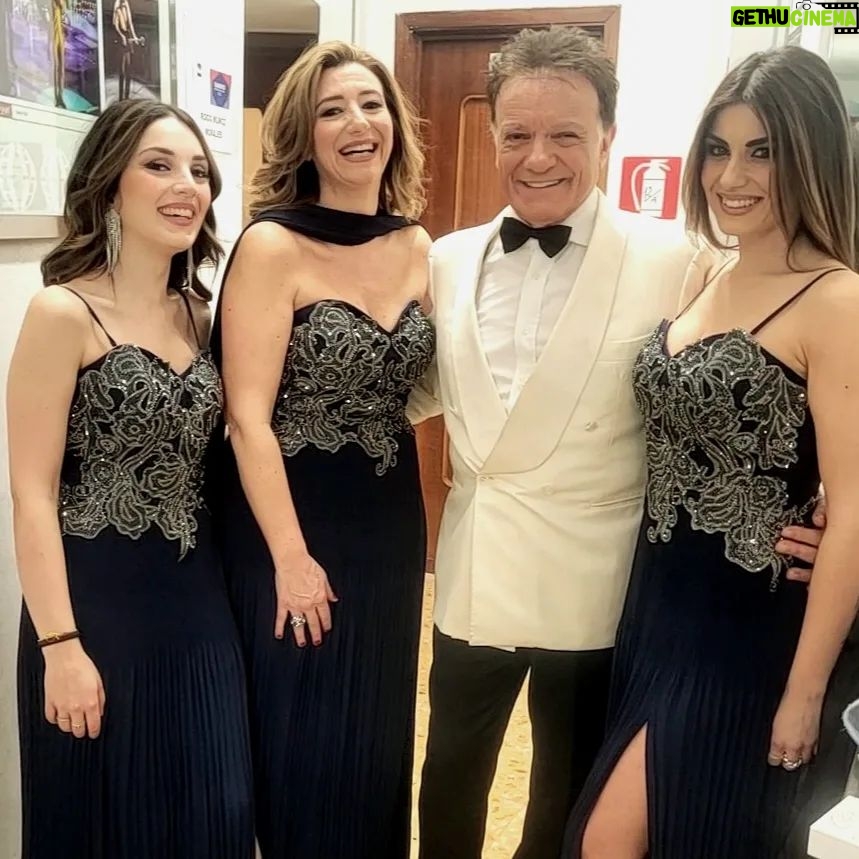 Massimo Ranieri - 10.8K Likes - Momenti di grande gioia!!#sanremo2023
@sanremorai
@tananaimusica
@j.axofficial
@colapesce
@dimartinoofficial
@albano_official_