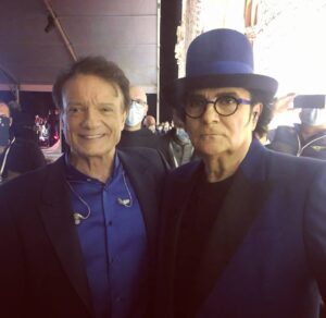 Massimo Ranieri Instagram - @renatozer0 amico mio, grazie infinite per il pensiero che hai avuto per me ieri sera... E' quello che ho sempre pensato di te, dai tempi immemori  delle nostre partitelle a calcio sui campetti periferici di Roma,  eri già quella luminosa anima che tutti ancora amiamo tanto: "tu si na cosa grande"!❤❤❤

#frienship #renatozero #assisi #conilcuore21