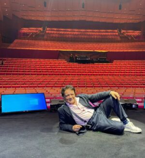 Massimo Ranieri Instagram - Sono qui, in questa fantastica Opera.... House 🇦🇺

#australia #sidney #operahouse #teatro #tour #show