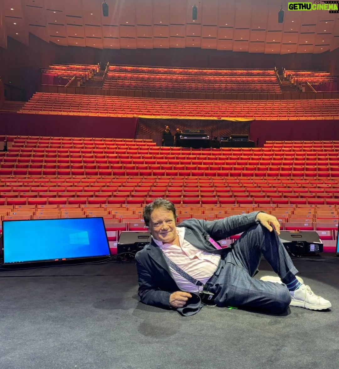 Massimo Ranieri - 5.8K Likes - Sono qui, in questa fantastica Opera.... House š¦šŗ
#australia #sidney #operahouse #teatro #tour #show
