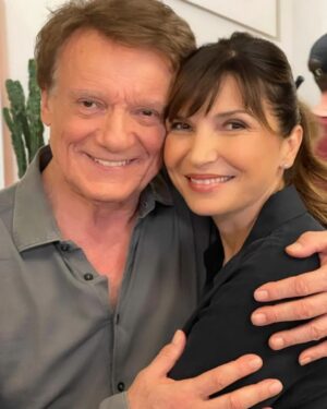Massimo Ranieri Instagram - Finalmente posso dirvelo, sono iniziate le riprese de #lavocechehaidentro nuova serie che andrà in onda su #canale5 prodotta da @luckyred , con la regia di Eros Puglielli e con la meravigliosa @mariapiacalzone al mio fianco. Non vedo l'ora che lo vediate!