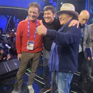 Massimo Ranieri Instagram - Grazie a questi 2 ragazzini accanto a me e a voi che ci seguite sempre con tanto affetto è stato un trionfo! Ci vediamo stasera con la canzone del mio video Lasciami Dove Ti Pare 😉😉😉

#sanremo2023 
@morandi_official 
@albano_official_ 
@sanremorai