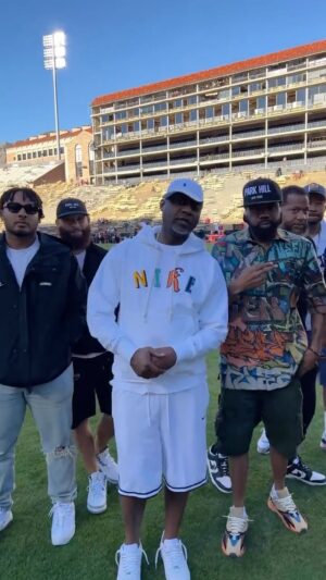Masta Killa Instagram - PRIME TIME!!! 🏈🏈 @deionsanders @cubuffs @cubuffsfootball 

@wutangclan Is in the Building 👐🏾👐🏾👐🏾👐🏾👐🏾

#WuTang #Deionsanders #Prime #Colorado #collegefootball #football #gobuffs #WeHere