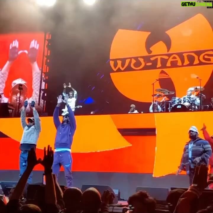 Masta Killa - 3.7K Likes - PEACE 👐🏾 We are in a #NewYorkStateOfMind💯
#TheSagaContinues 🐝🐝 …
📸 : @cyph.jones
#WuWednesday | #Wearedelasoul | #Nas | #WutangForever | #MastaKilla | #Tour | #WuTang