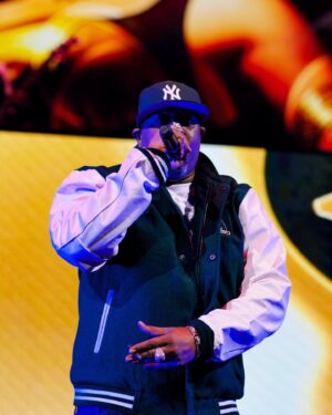 Masta Killa Instagram - PEACE 👐🏾 We are in a #NewYorkStateOfMind💯

#TheSagaContinues 🐝🐝 …

📸 : @cyph.jones 

#WuWednesday | #Wearedelasoul | #Nas | #WutangForever | #MastaKilla | #Tour | #WuTang