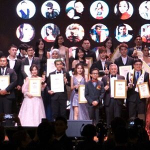 Mat Luthfi Instagram - We were bored during ASEAN Business Award ceremony so I suggested to my table-mates to go on the stage to protest like the recent UM student. One of them wasn't sporting enough to cut the joke short by asking “Dekat mana pulak kau nak cari manila kad?” to which I replied, “This is ASEAN award, there got to be some Filipinos around.”