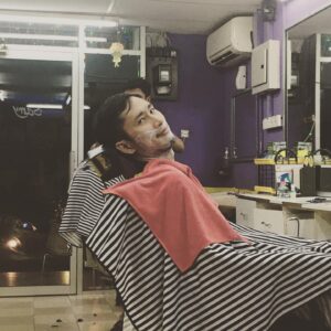 Mat Luthfi Instagram - I’m practically beardless. But I asked Uncle Samy to shave whatever there is for the experience. Wife wasn’t happy because I fell asleep next to an anne faster than to her.