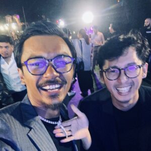 Mat Luthfi Instagram - I would’ve used green screen instead and use the money to hire Bossku to parachute from the top of KL Tower, wearing BB Baju Melayu while shouting BBB - Baru Bulan Bintanggg! 🪂🌜⭐️