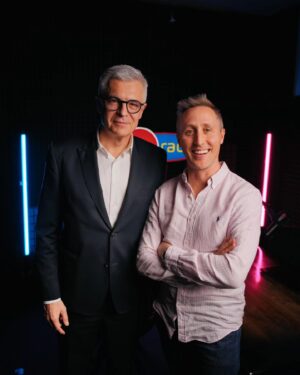 Matej Cifra Instagram - Nasledujúce tri dni - tri rozhovory - s kandidátmi na prezidenta, ktorí vyšli z generálky volieb na www.funradio.sk 🗳️ 📻
📍 Pondelok : po 15:00 @ivankorcok 
📍Utorok : po 15:00 @igor_matovic_olano 
📍Streda : po 15:00 #štefanharabin

FYI, @peter_pellegrini druhý v našom prieskume odmietol účasť a preto sme zavolali štvrtého v poradí pána Matoviča. 🤪

#nikdynehovoržemášzlýdeň #snívajzabdela #vašelajkysúmojekrídla #presidential #debate #2024 @jasomfunradio

Na poslednej fotke som žmurkol dokelu...