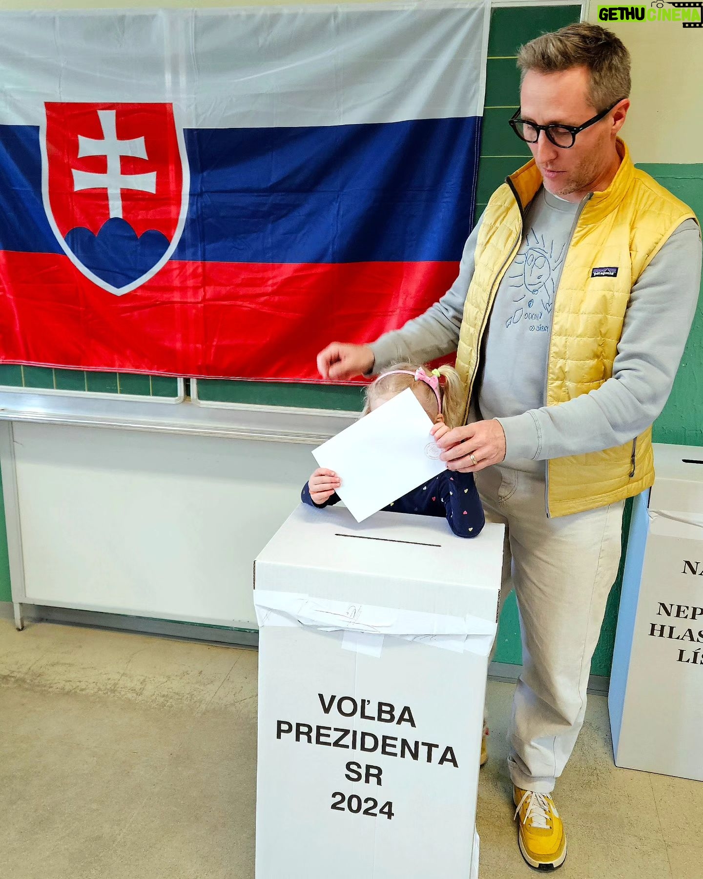 Matej Cifra - 10.5K Likes - Choďte dnes voliť.
Ja som si podprahovo vybral. 🗳️🇸🇰🤓
#slovensko #prezidentskevolby #2024 #nikdynehovoržemášzlýdeň
#snívajzabdela #vašelajkysúmojekrídla