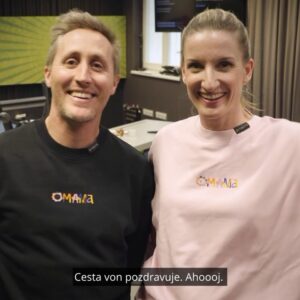Matej Cifra Instagram - Dobro sa nosí 👕 Omama má prvu limitovanú kolekciu oblečenia! 

Omama   Optimista   Barbora Idesová ➡️ https://www.optimista.space/kategoria-produktu/omama/  Link nájdete aj v našom bio. 

Často sa nás pýtate, kde sa dá zakúpiť tričko👕, ktoré nosia omamy. Tešíme sa, že sa vám páči, no radi by sme ho prenechali pre naše omamy. 
Preto tu máme pre vás novú limitku oblečenia a doplnkov, ktorým podporíte omamy. 

Nedávno nás oslovil Frenky, ktorý je z východu, kde vyrastá veľmi veľa detí v generačnej chudobe. Frenky ako večný optimista🤩tvorí pestré a pozitívne naladené kúsky oblečenia pod značkou Optimista a ma úprimný záujem pomôcť deťom, ktorým pomáhame aj my. Preto oslovil talentovanú slovenskú ilustrátorku Barboru Idesovú, či by sa pridala k jeho pomoci. Barbora súhlasila a pro bono navrhla ilustrácie🎨, ktoré sme spoločne preniesli na tričká, mikiny, tašky a šiltovky. 

Všetky produkty sú z príjemných materiálov a spĺňajú svetové certifikácie kvality. 
Celý zisk z predaja putuje na program Omama, takže nielenže budete nosiť krásne a kvalitné kúsky, ale aj pomôžete našim omamám, aby oni mohli pomôcť deťom dostať sa z generačnej chudoby. Ďakujeme vám za podporu 💜 

Všetky krásne kúsky z našej spolupráce nájdete na: https://www.optimista.space/kategoria-produktu/omama/  Link aj v bio.

Ďakujeme Adele a Sajfovi, že podporujú náš program a nosia dobro. 
Ďakujeme všetkým, ktorí nám pomáhajú, aby sme my mohli pomáhať ďalej 💜 

Budeme vďační aj za každé zdieľanie 🤗

#dobrotvoridobro #adelasajfa #omama #cestavon