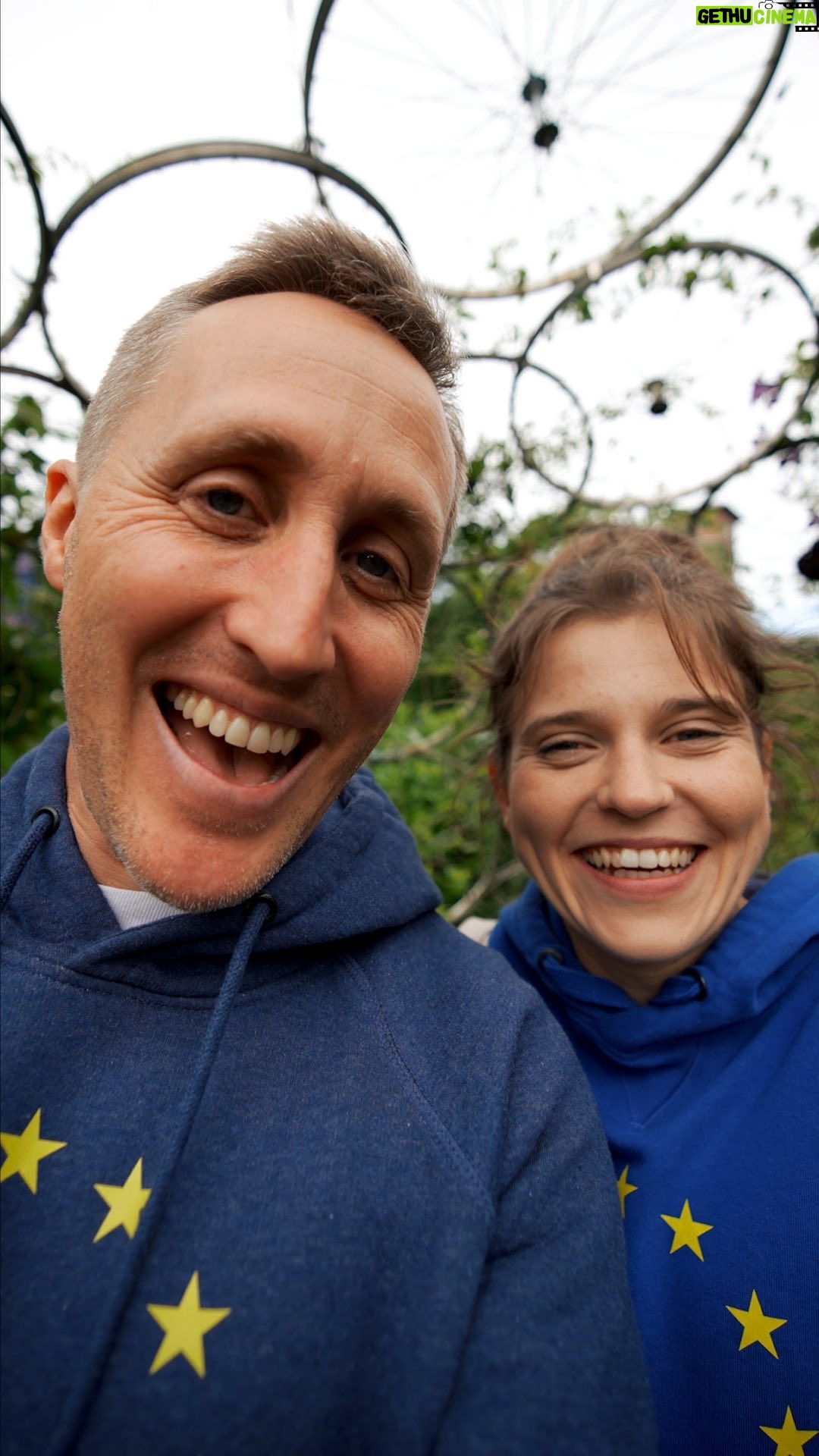 Matej Cifra - 2.9K Likes - V sobotu 8. júna volíme tak, aby dejiny Slovenska boli aj naďalej proeurópske. 🇪🇺🇸🇰
---
Objednávateľ: Progresívne Slovensko, Grösslingová 4, 811 09 Bratislava, IČO: 51 224 836. Dodávateľ: Meta Platforms Ireland Limited, 4 Grand Canal Square, Grand Canal Harbour Dublin 2, Ireland VAT Reg. No. IE9692928F