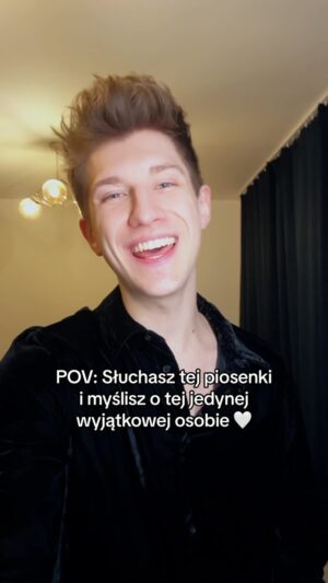 Mateusz Ciawłowski Instagram - Oznacz osobę, o której pomyślał*ś 🤍 #wystawa już 09.02.2024 🎭