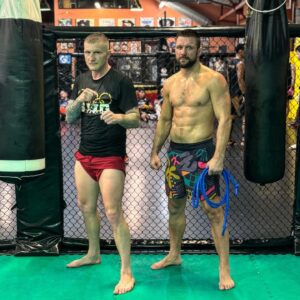 Mateusz Gamrot Instagram - Przygoda trwa i my kreujemy naszą przyszłość 🥷🥷
Dyscyplina jest kluczem i ciężka praca 🔥