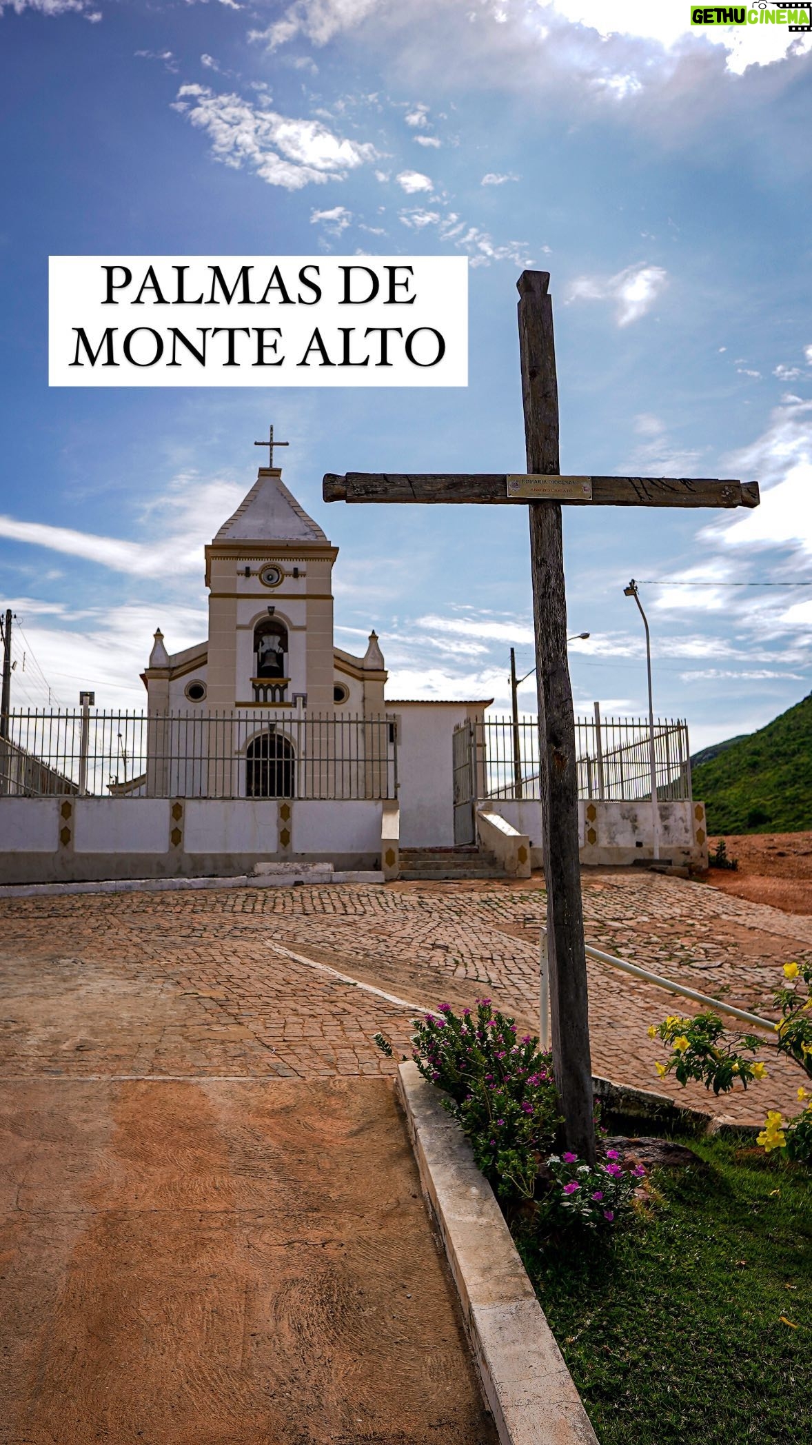Matheus Boa Sorte - 9.3K Likes - Você sabia que Palmas de Monte Alto é uma das cidades mais antigas da Bahia?
-
Localizada no sudoeste baiano, a 720 km da capital, Salvador, o município se destaca por sua história secular, suas tradições fortes e vibrantes, e pelo encontro dos biomas Cerrado e Caatinga, tão presentes nas paisagens do Parque Estadual Serra dos Montes Altos.
-
#PalmasdeMonteAlto #Bahia #PalmasdeMonteAltoBA #SerraDosMontesAltos #MatheusBoaSorte #BoaSorteViajante #Turismo #Paisagens