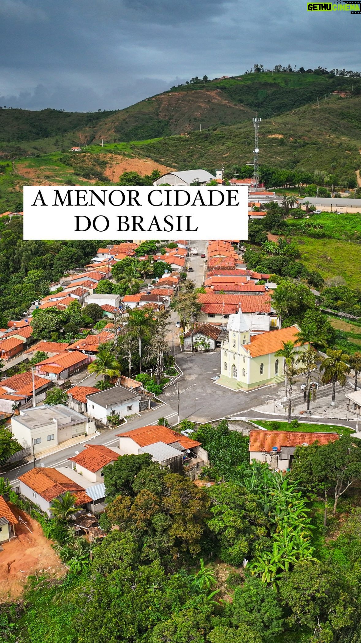 Matheus Boa Sorte - 12.6K Likes - Na menor cidade em população, do Brasil, vivem apenas 833 moradores. Serra da Saudade, em Minas Gerais, guarda consigo muitas histórias e um estilo único de se viver.
-
Para assistir a essa reportagem completa, se ligue em nosso canal.
-
#SerraDaSaudade #MinasGerais #BSV #BoaSorteViajante #Minas #MenorCidadeDoBrasil
